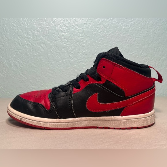 NIKE Air Jordan 1 Mid Banned 2020 Kids Size 3 - Picture 9 of 16
